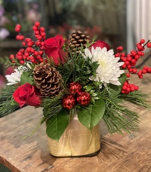 4.75" COMPACT HOLIDAY ARR. from Redwood Florist in New Brunswick, NJ